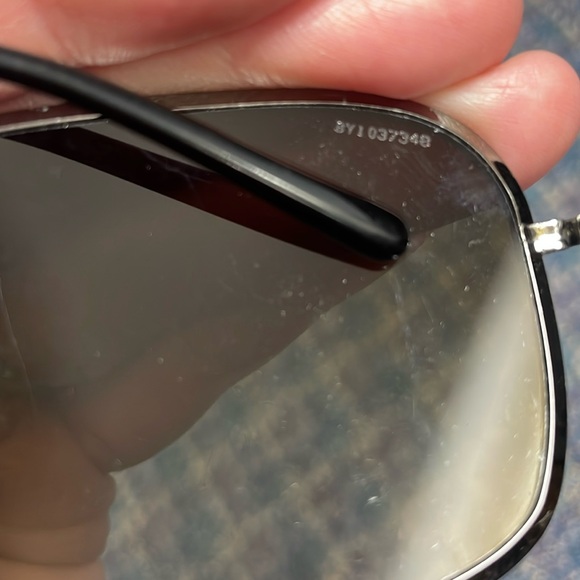 Preloved unisex Burberry Sunglasses w/case - Picture 13 of 13